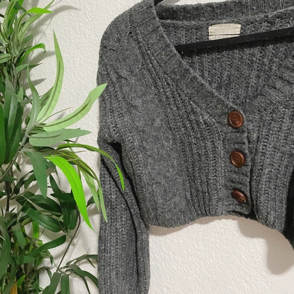 Urban outfitters/ UO sweaters cropped cable knit cardigan - Picture 3 of 4